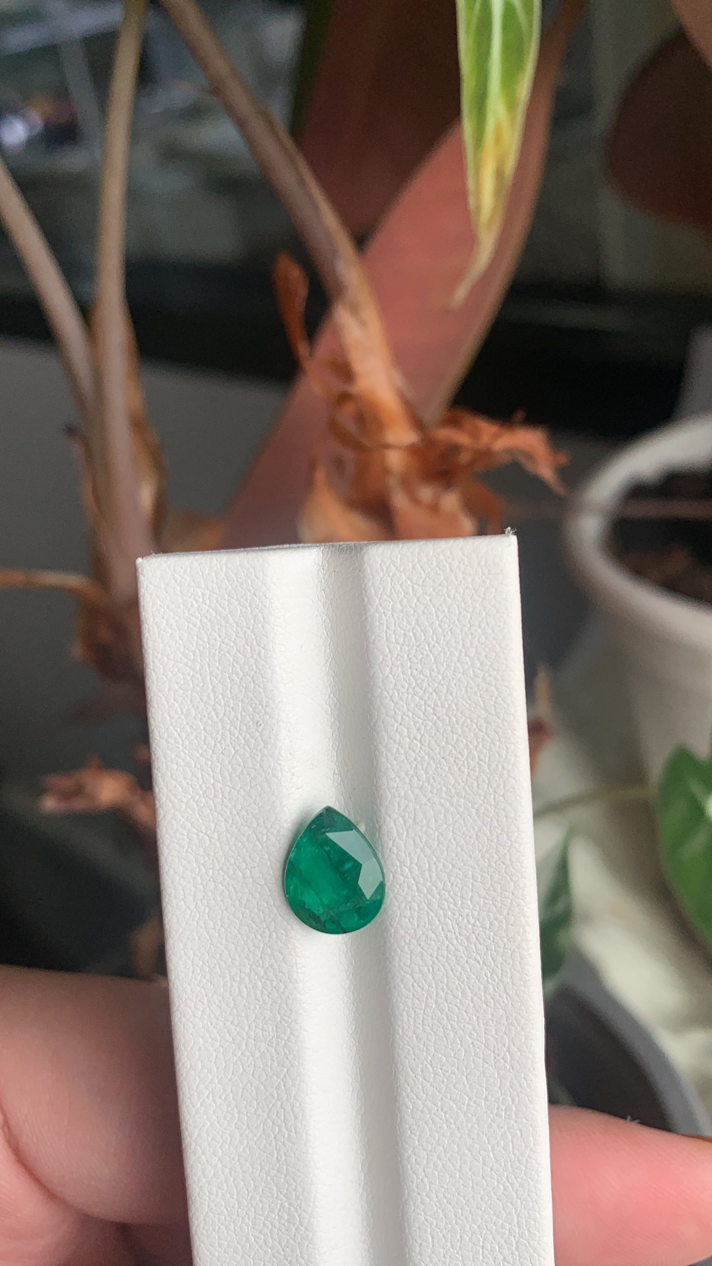 EX-066 Emerald Pear 1.72cts 9.70 x 7.62 x 4.17 mm