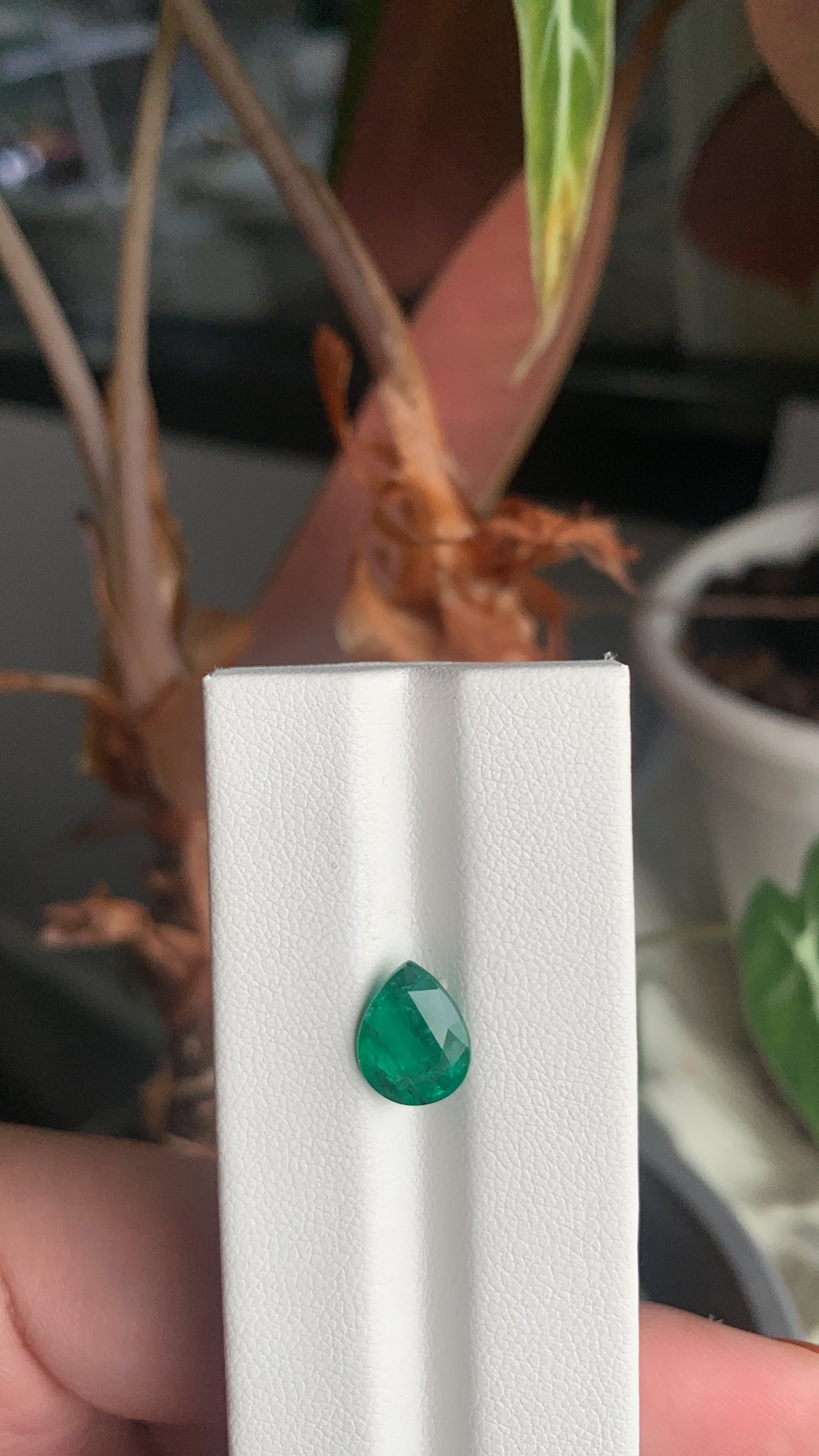 EX-066 Emerald Pear 1.72cts 9.70 x 7.62 x 4.17 mm