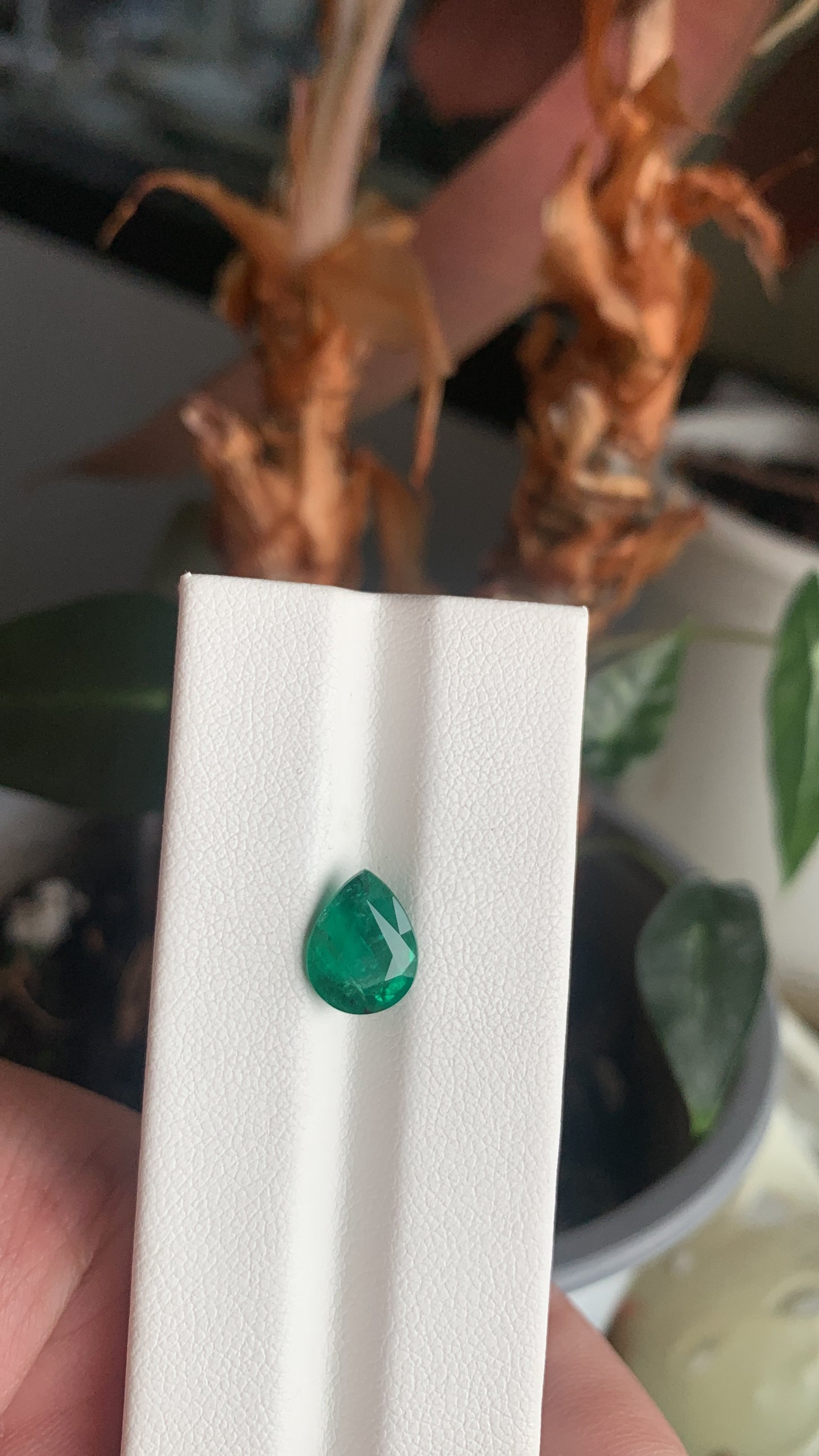 EX-066 Emerald Pear 1.72cts 9.70 x 7.62 x 4.17 mm
