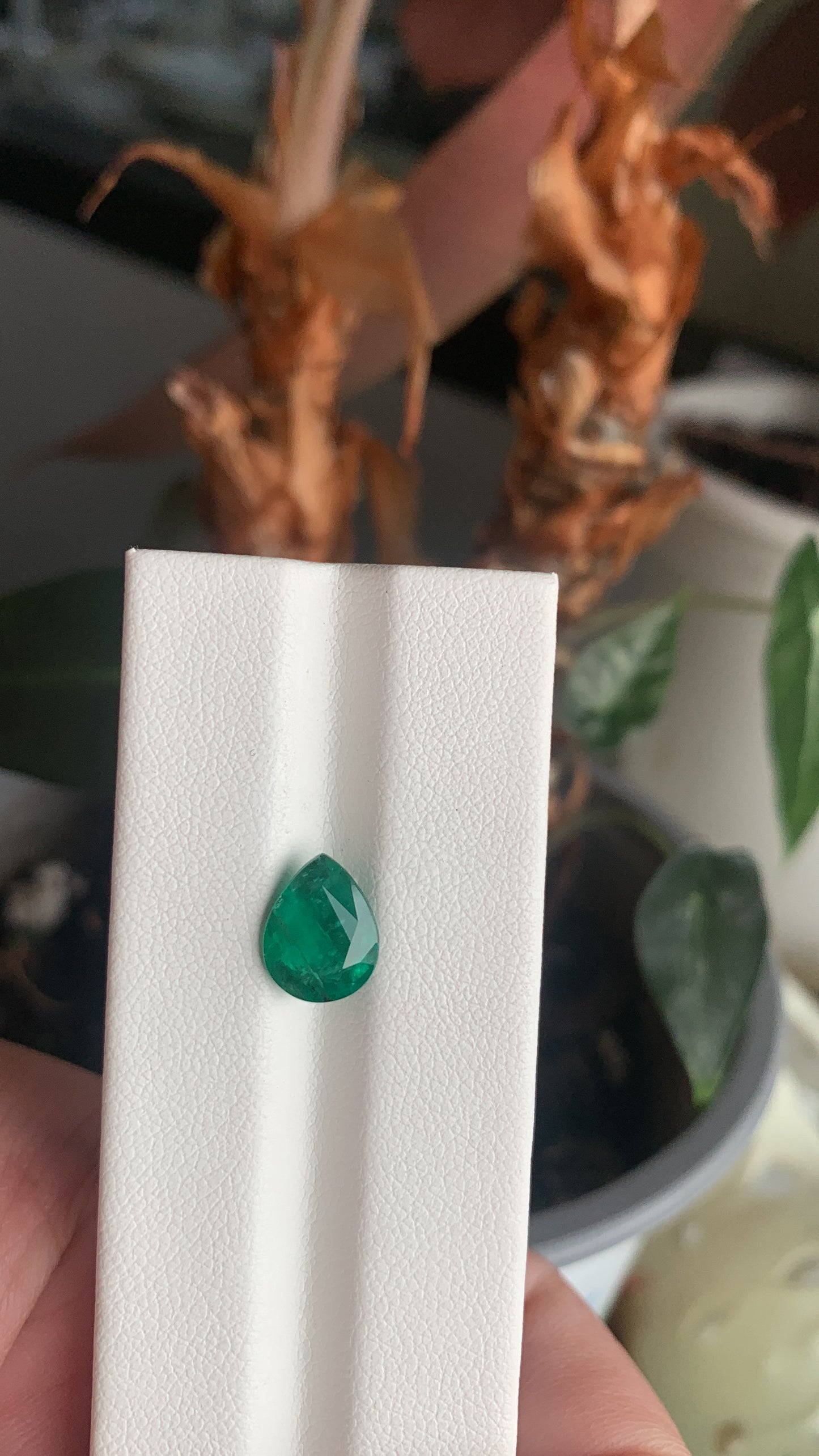 EX-066 Emerald Pear 1.72cts 9.70 x 7.62 x 4.17 mm
