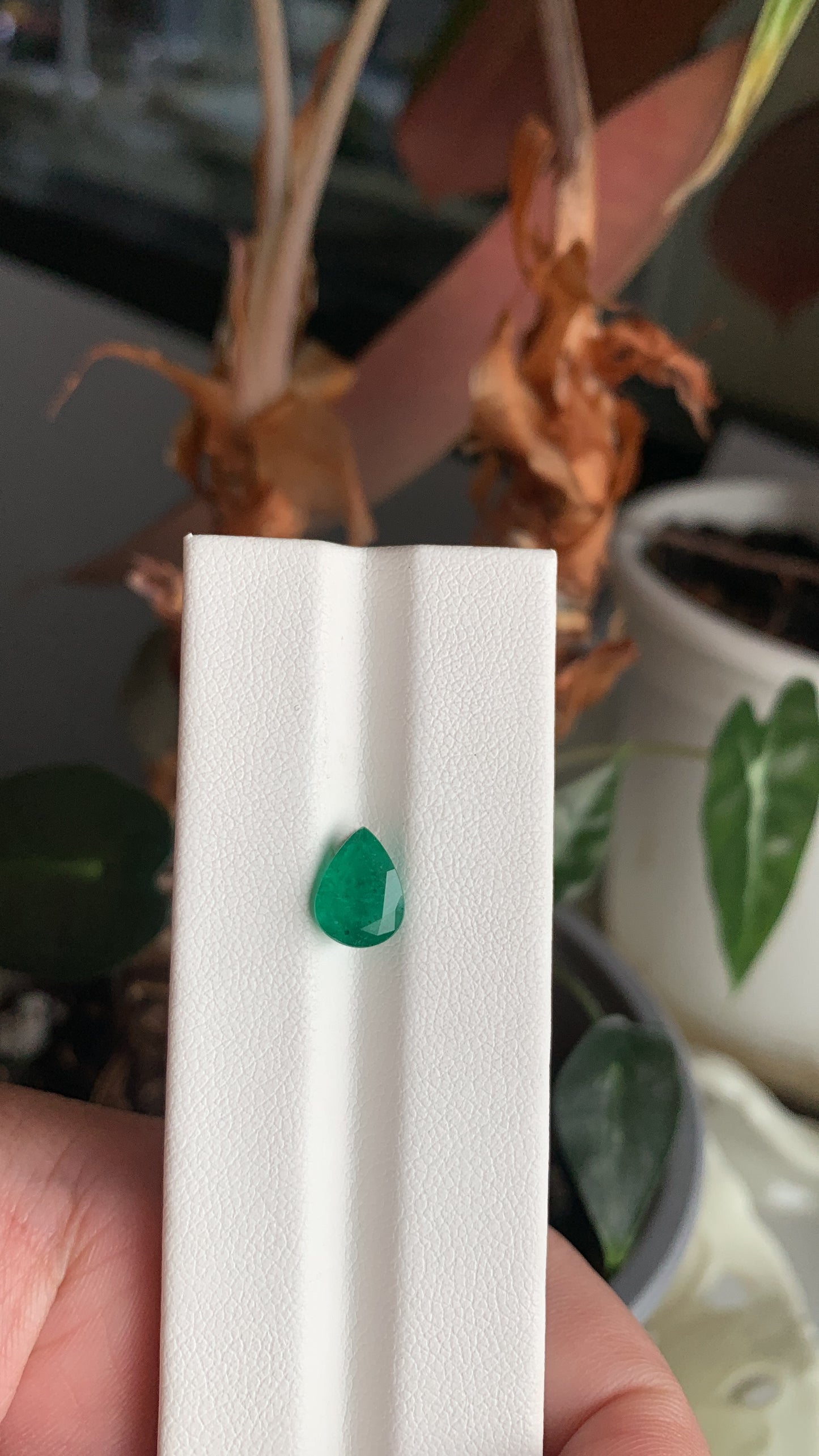 EX-062 Emerald Pear 1.55cts 8.87 x 6.68 x 4.56 mm