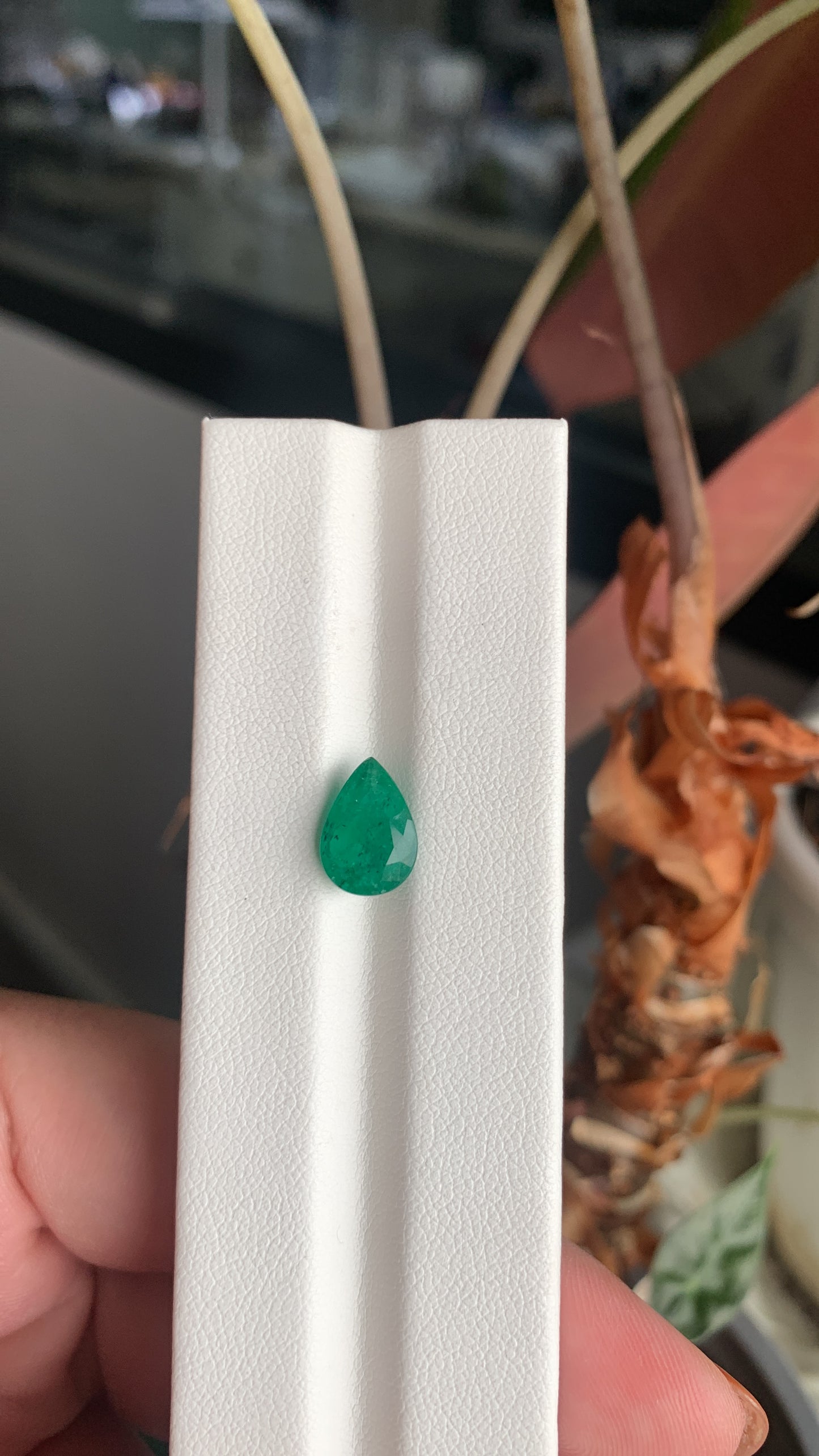 EX-075 Emerald Pear 2.05cts 10.34 x 7.33 x 4.95 mm