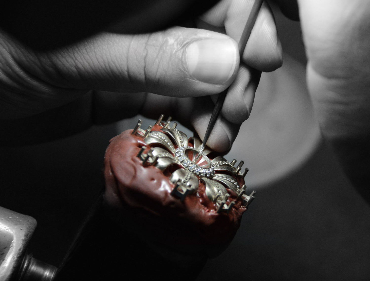 Diamond setting process in a pendant by Casa Jewels