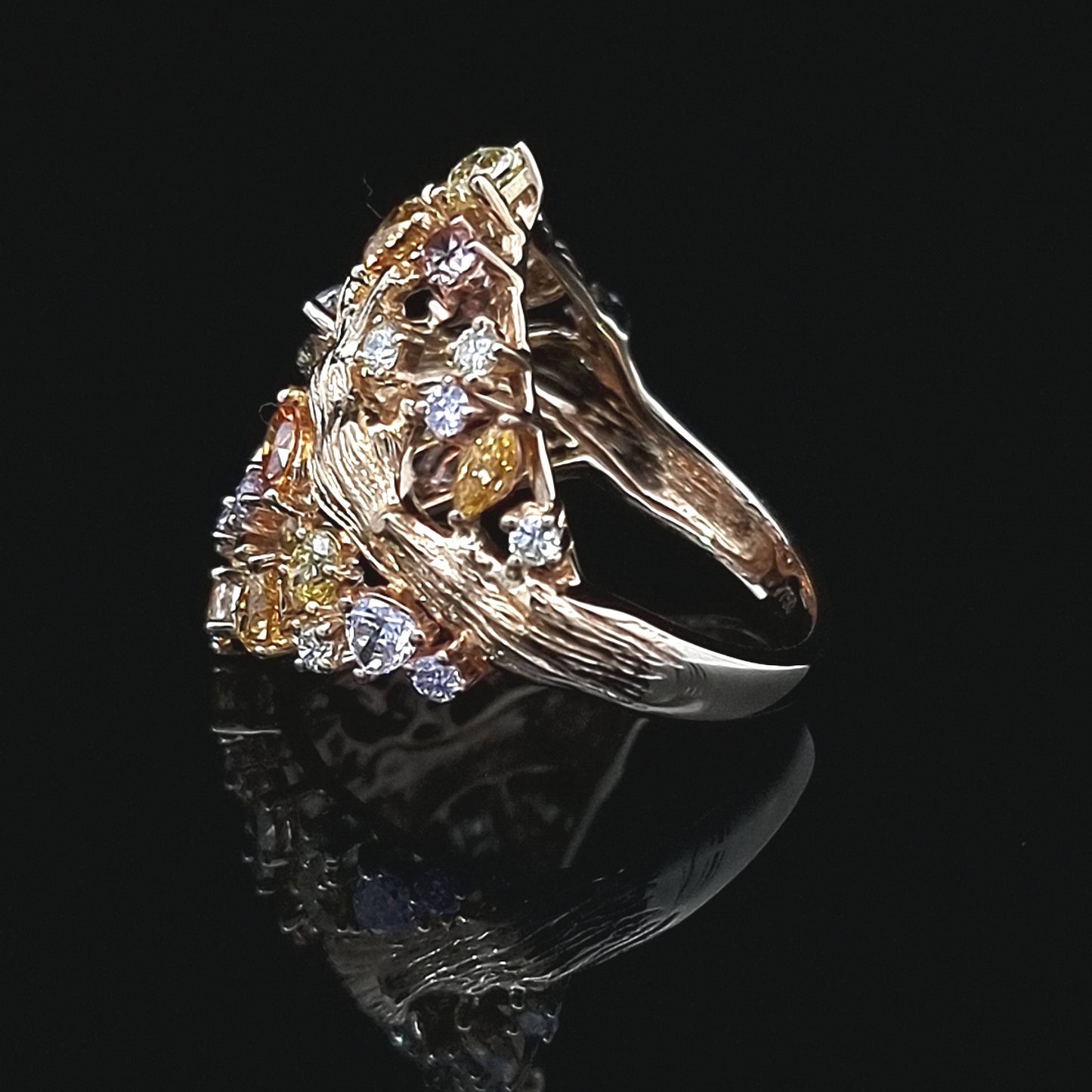 Unique Gold Ring With Fancy Shape and Fancy Colour Diamonds