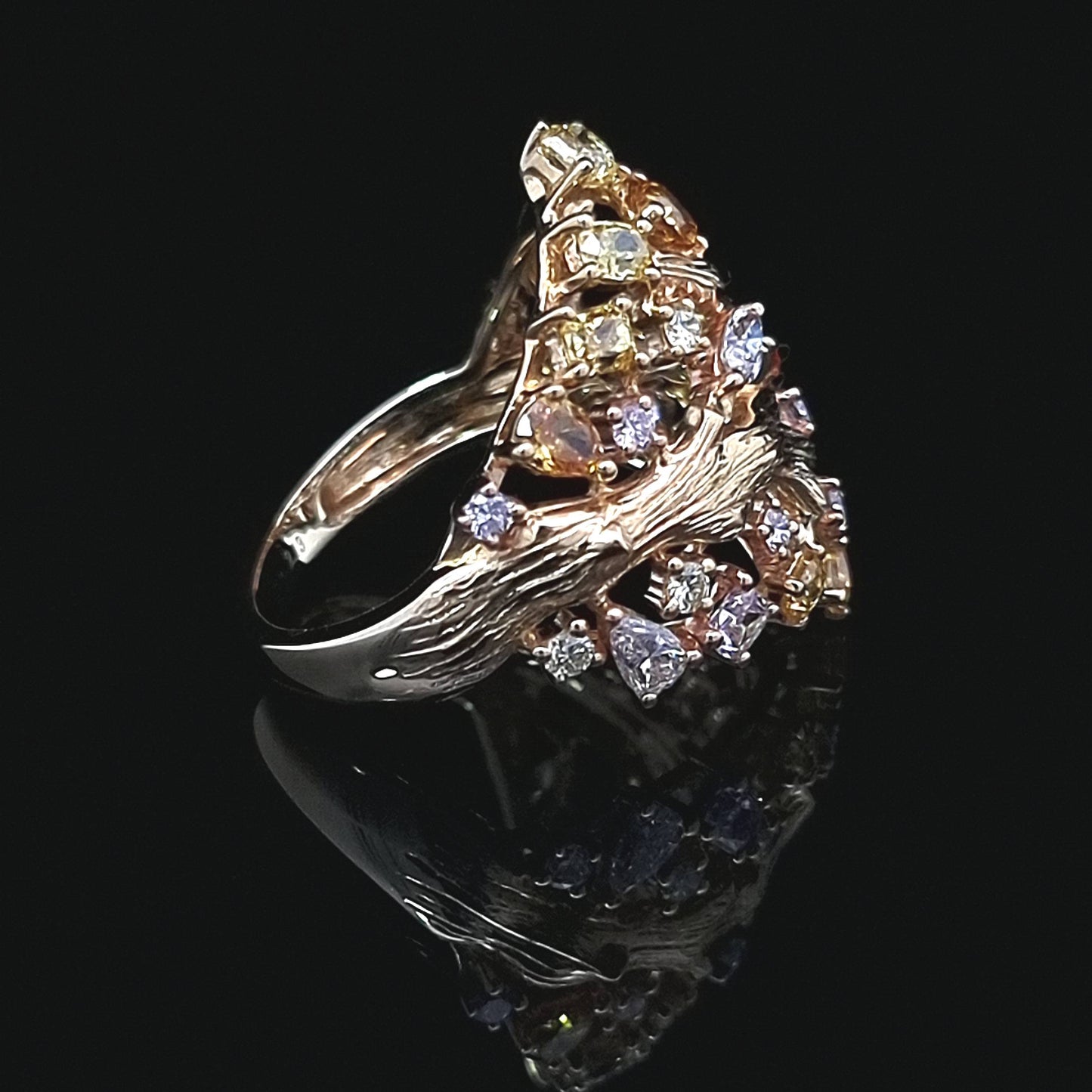 Unique Gold Ring With Fancy Shape and Fancy Colour Diamonds